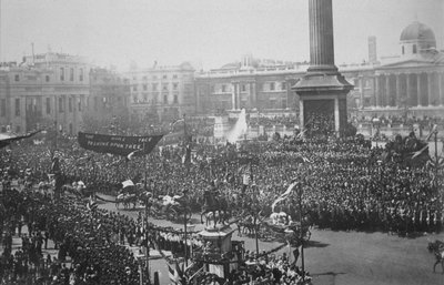 La reine Victoria (1819-1901) traversant Trafalgar Square lors des célébrations de son Jubilé d